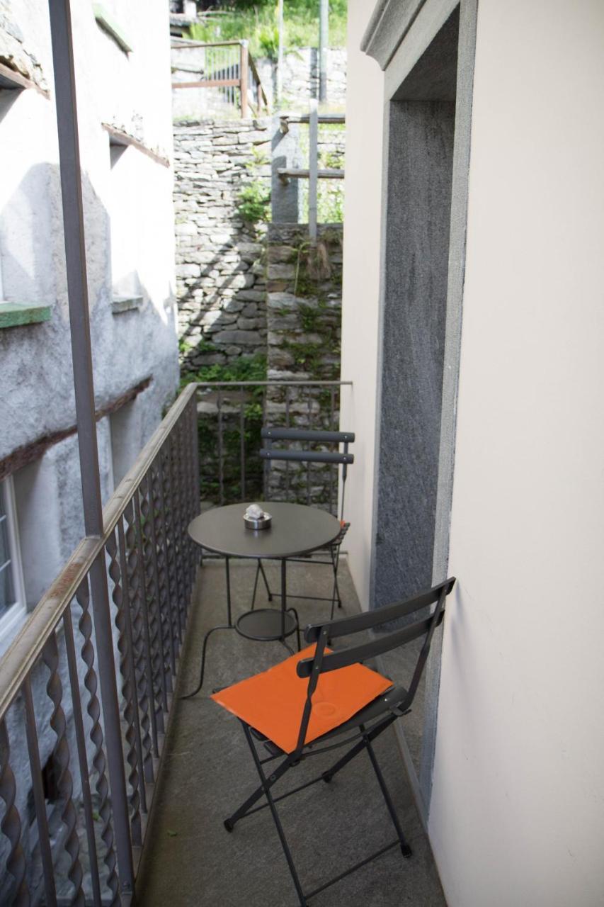 Palazzo Gamboni Swiss Historic Hotel Comologno Екстер'єр фото